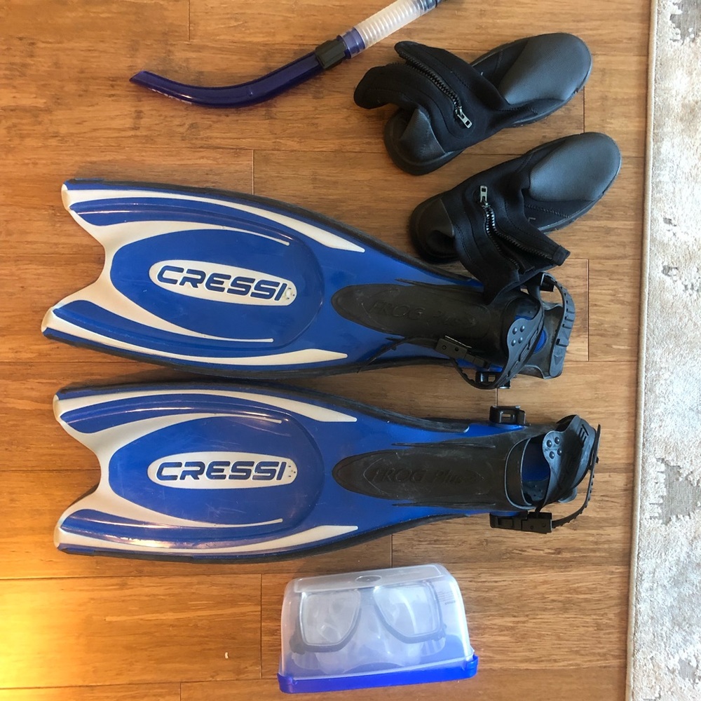 SCUBA / snorkel gear